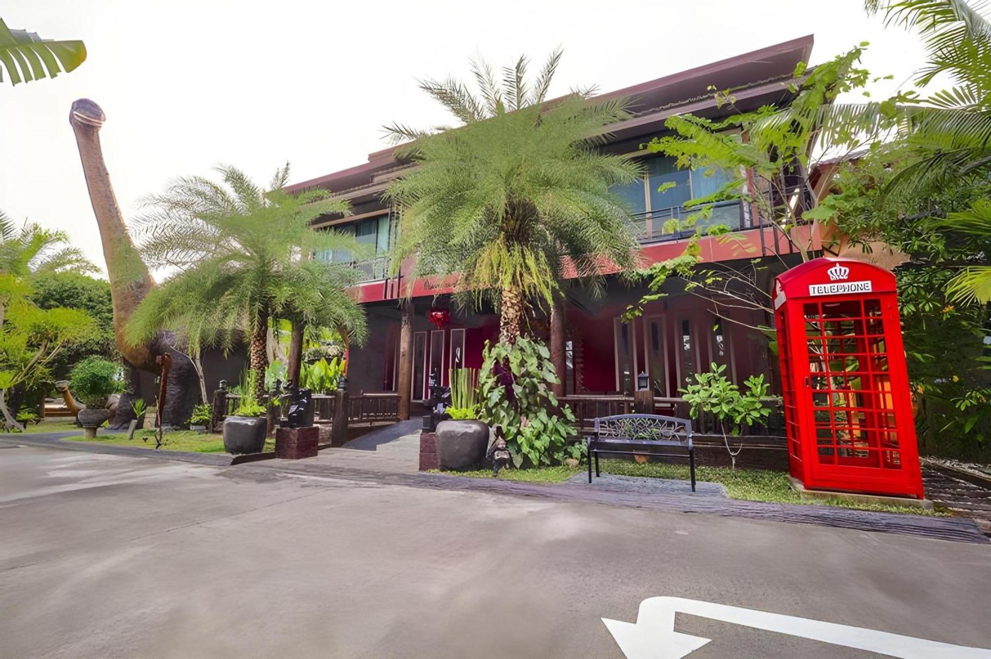 Vaccinated Staff -Capital O 727 Be One Resort Chiang Rai Exterior foto