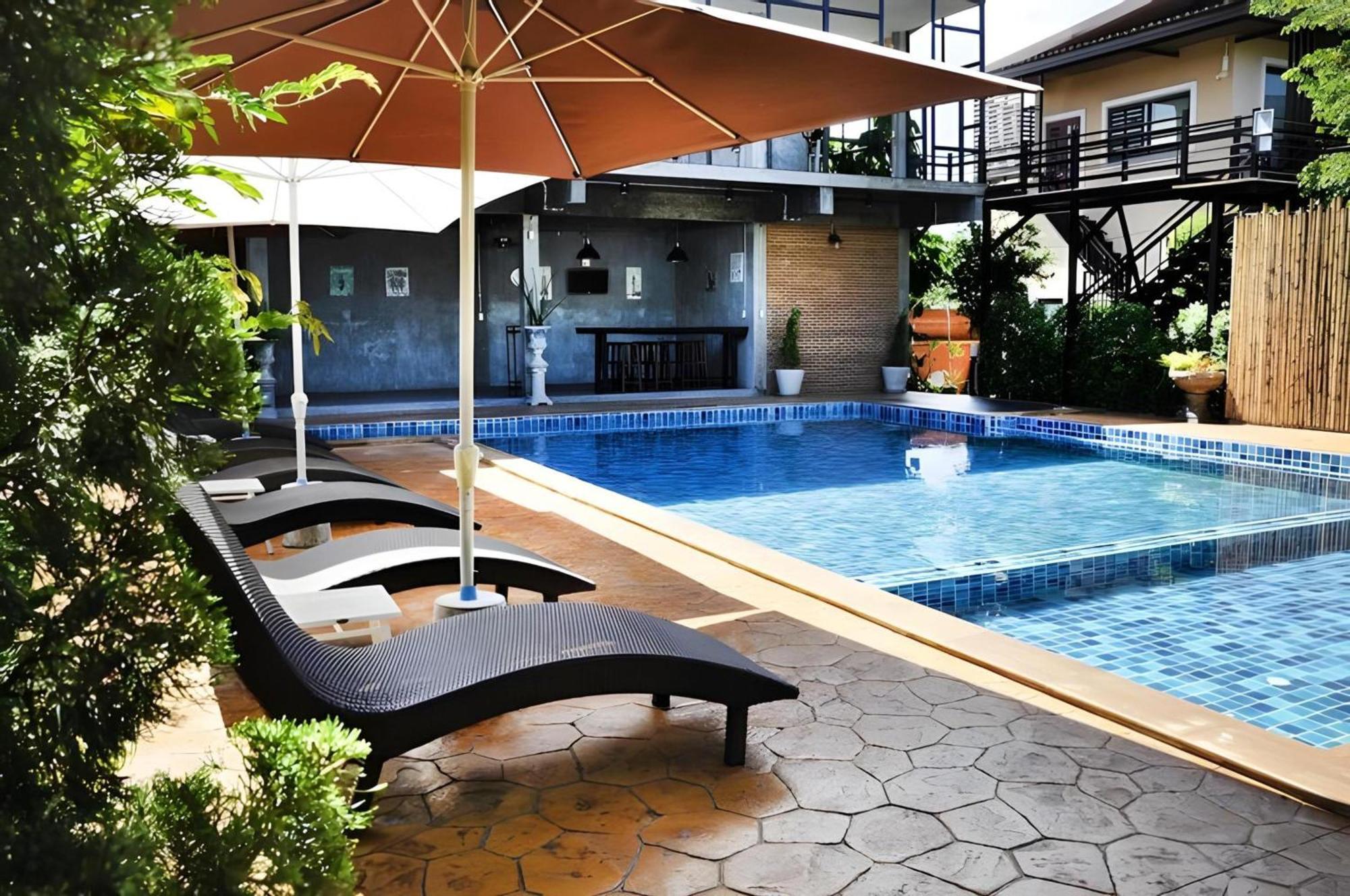 Vaccinated Staff -Capital O 727 Be One Resort Chiang Rai Exterior foto