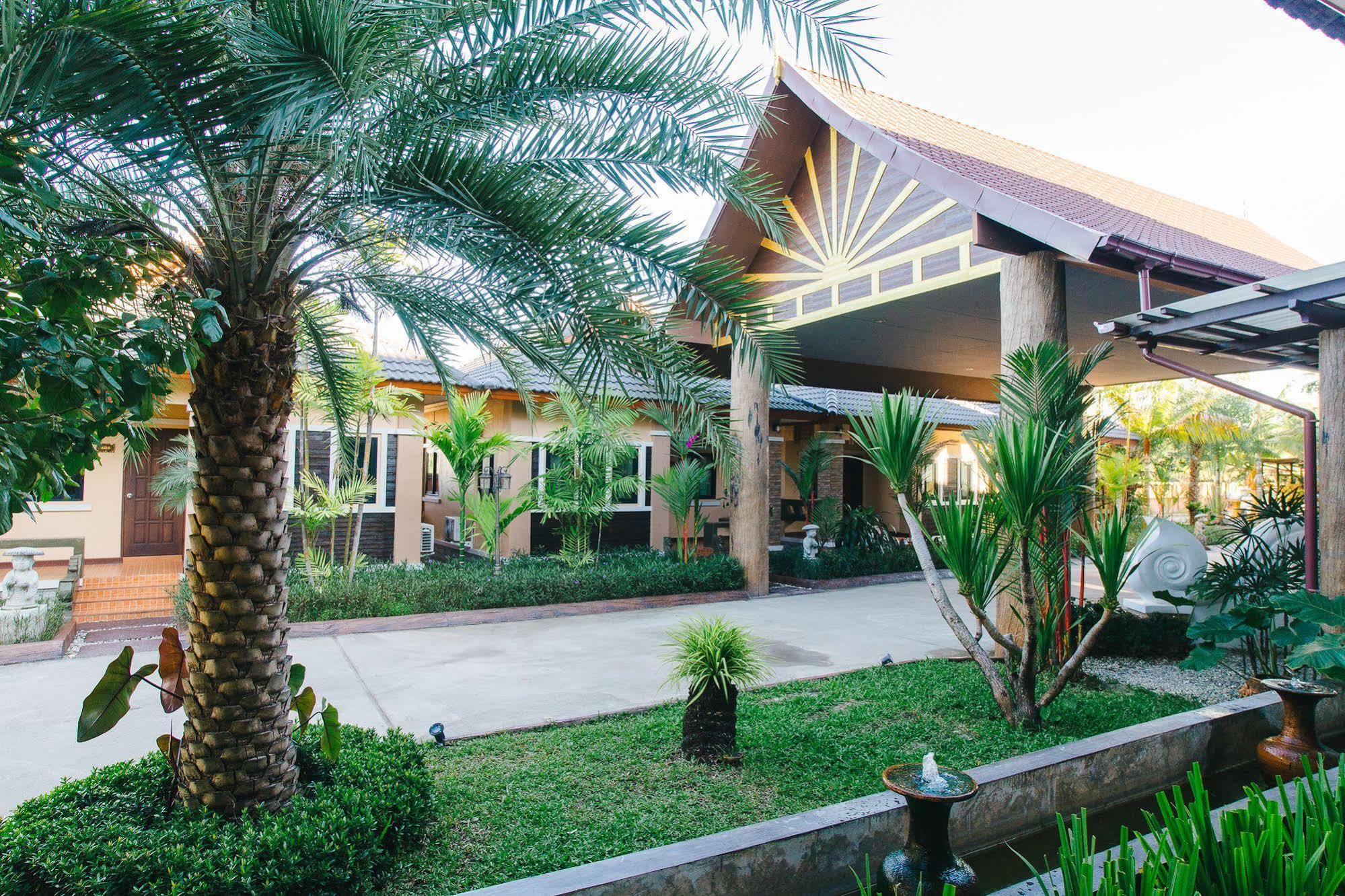 Vaccinated Staff -Capital O 727 Be One Resort Chiang Rai Exterior foto